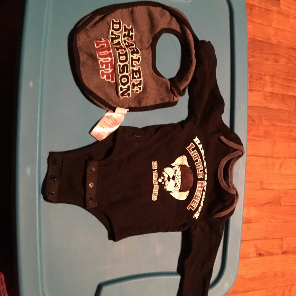 Onesie and bib